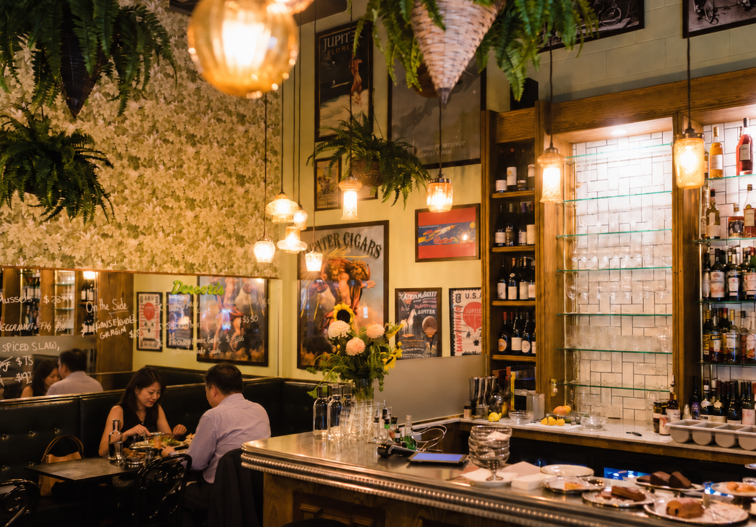 Bistro new-store all-round chef preparing for opening